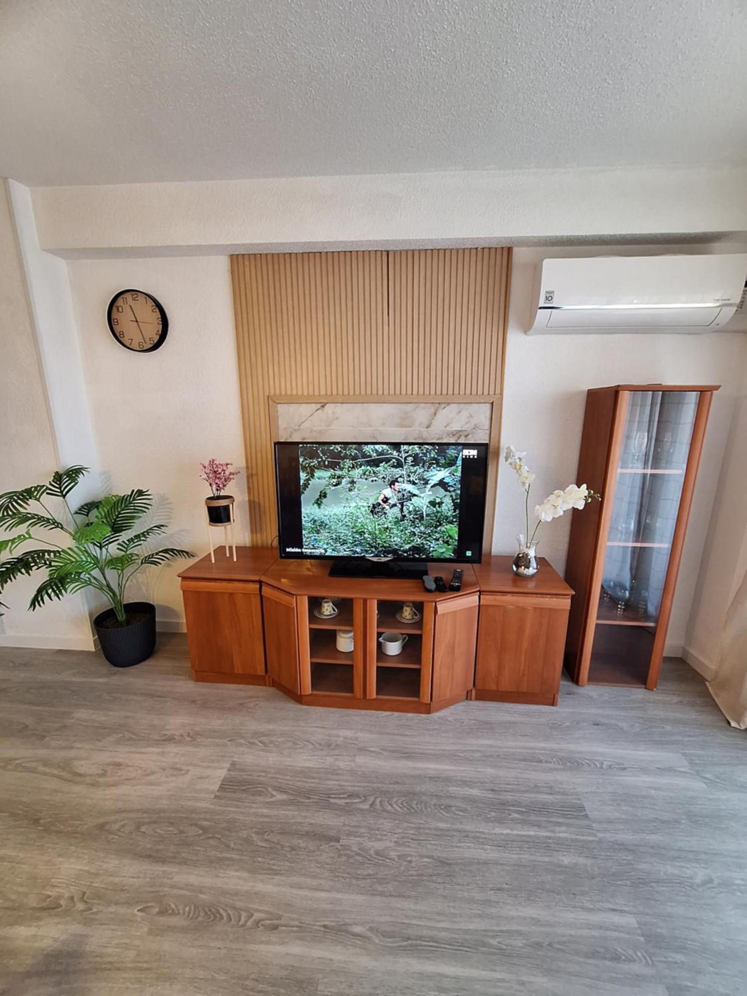 Beautiful 2 Bedrooms Aparatament Benidorm Bagian luar foto